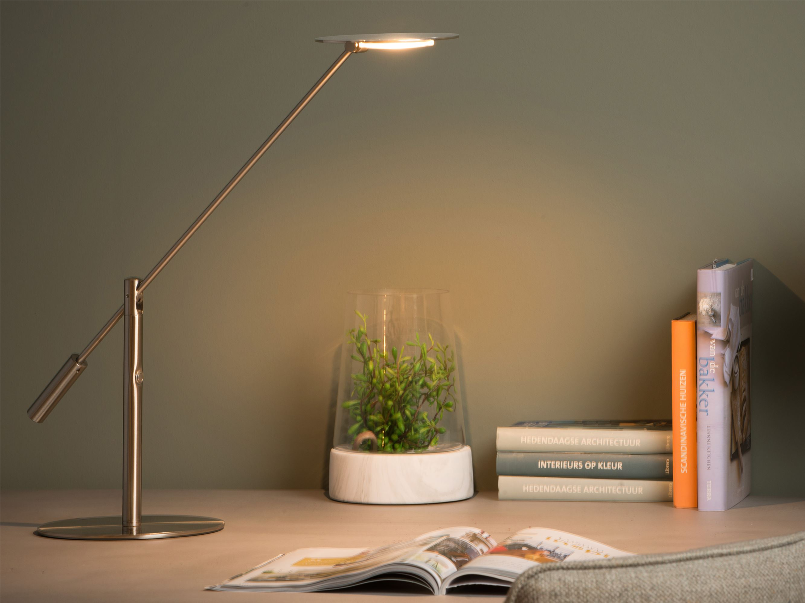 Stolní LED lampa Anselmo saténový chrom, 9W, 3000K, 50cm
