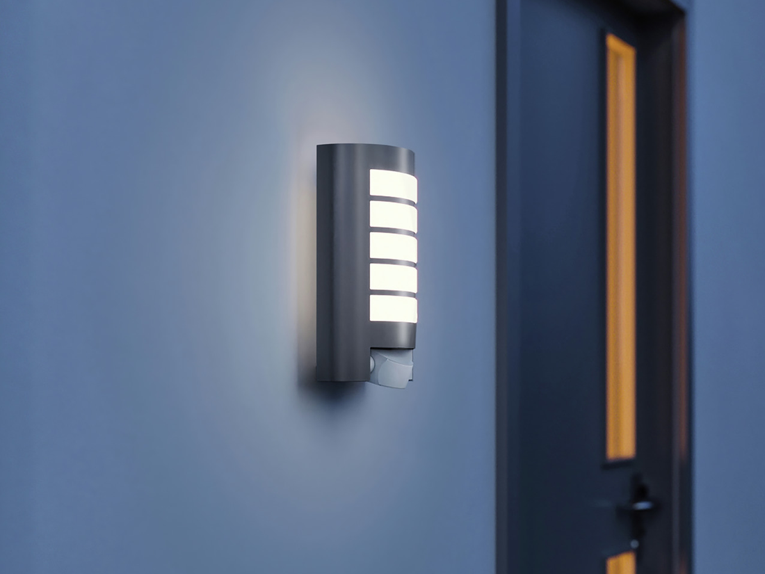 Venkovní nástěnné svítidlo se senzorem L 12 antracit