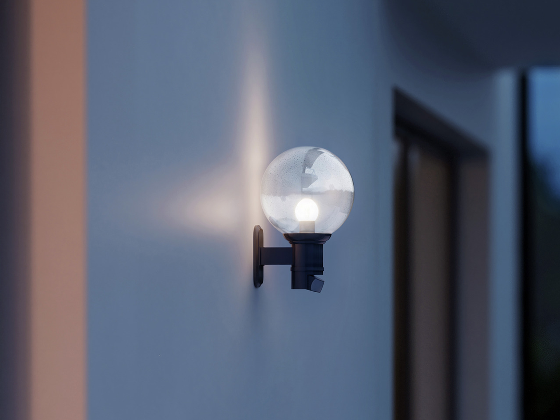 Nástěnná senzorová lampa L 560 S černá